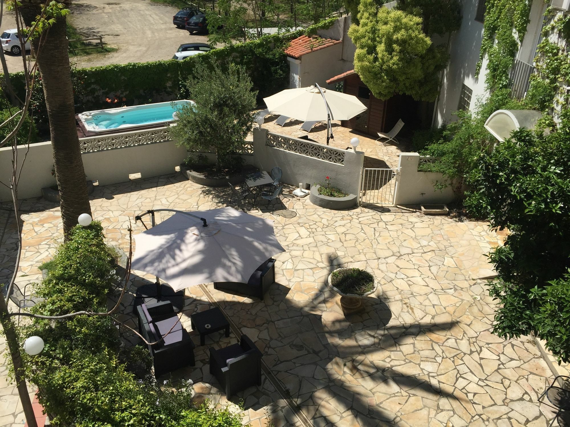 Les Elmes - Hotel, & Privee Hotel 4*